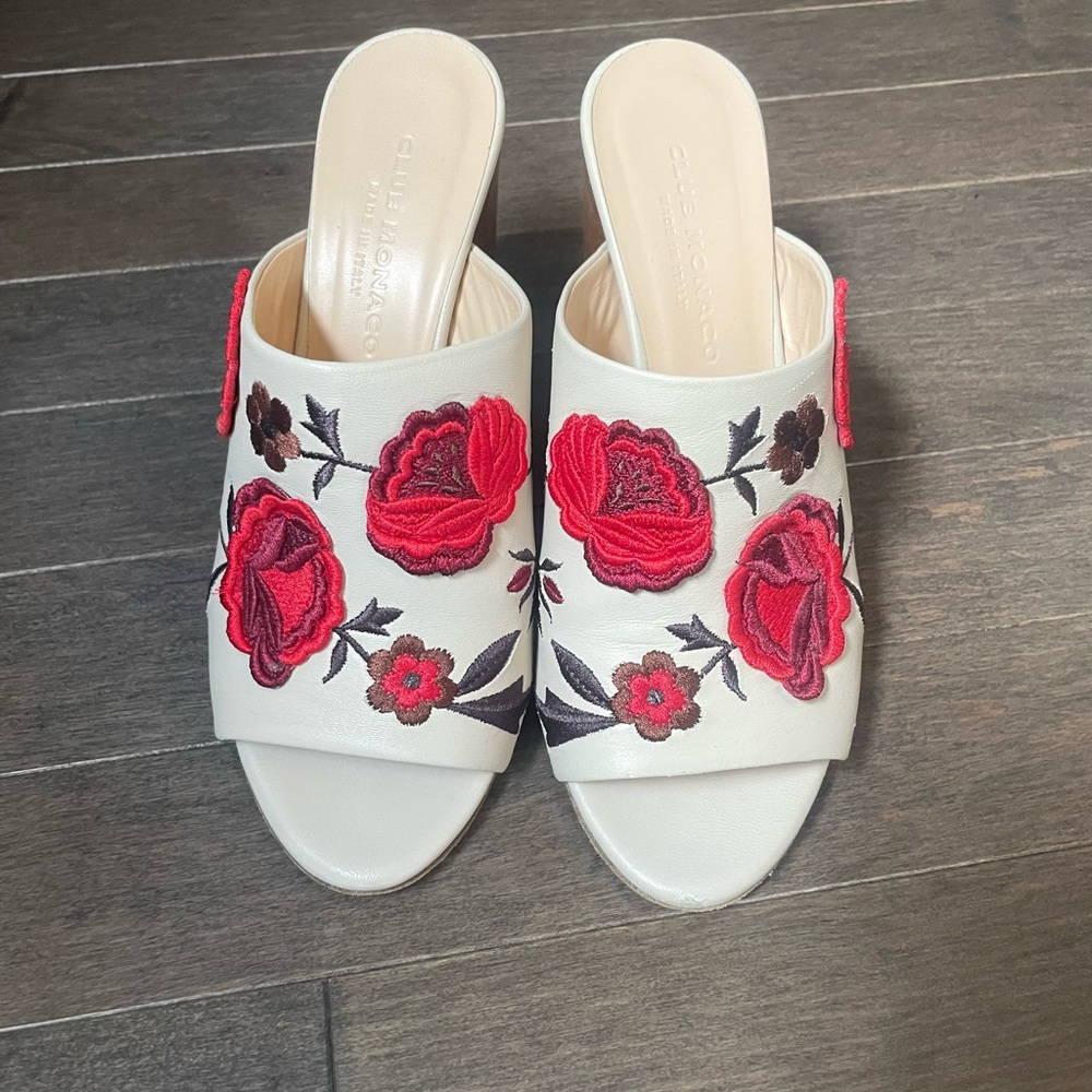 Club Monaco Red Floral Embroidered Mules
